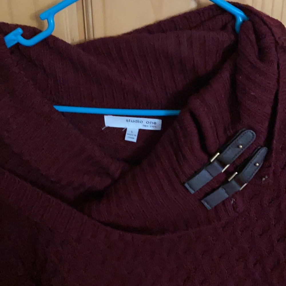 Women’s Studio One sweater dress - Picture 2 of 3